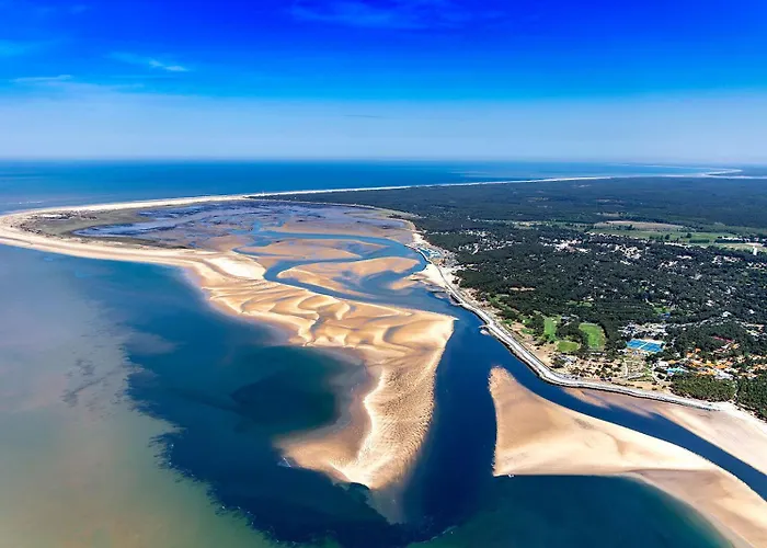 Bord De مكان تخييم *