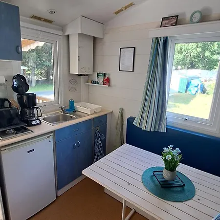 Bord De Κάμπινγκ *